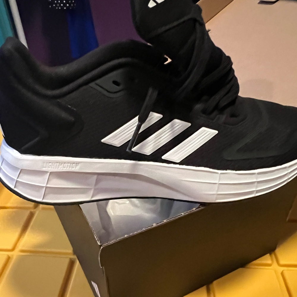 New in box Adidas tennis shoes